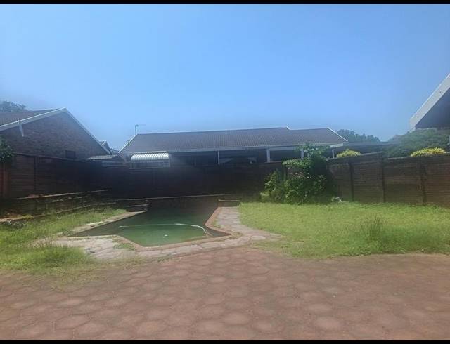 3 BEDROOM SIMPLEX FOR SALE IN MONTCLAIR